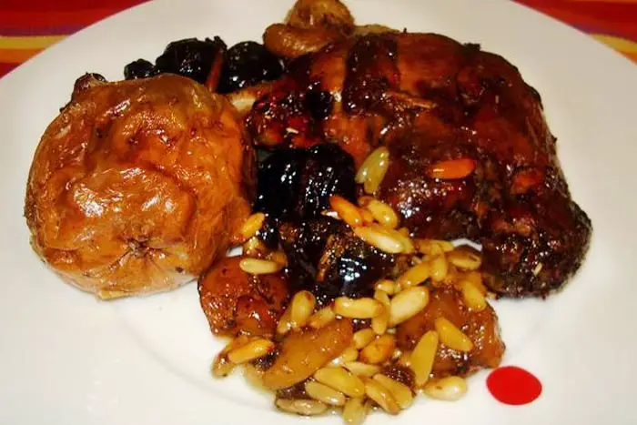 pato confitado con frutos secos y peras receta facil